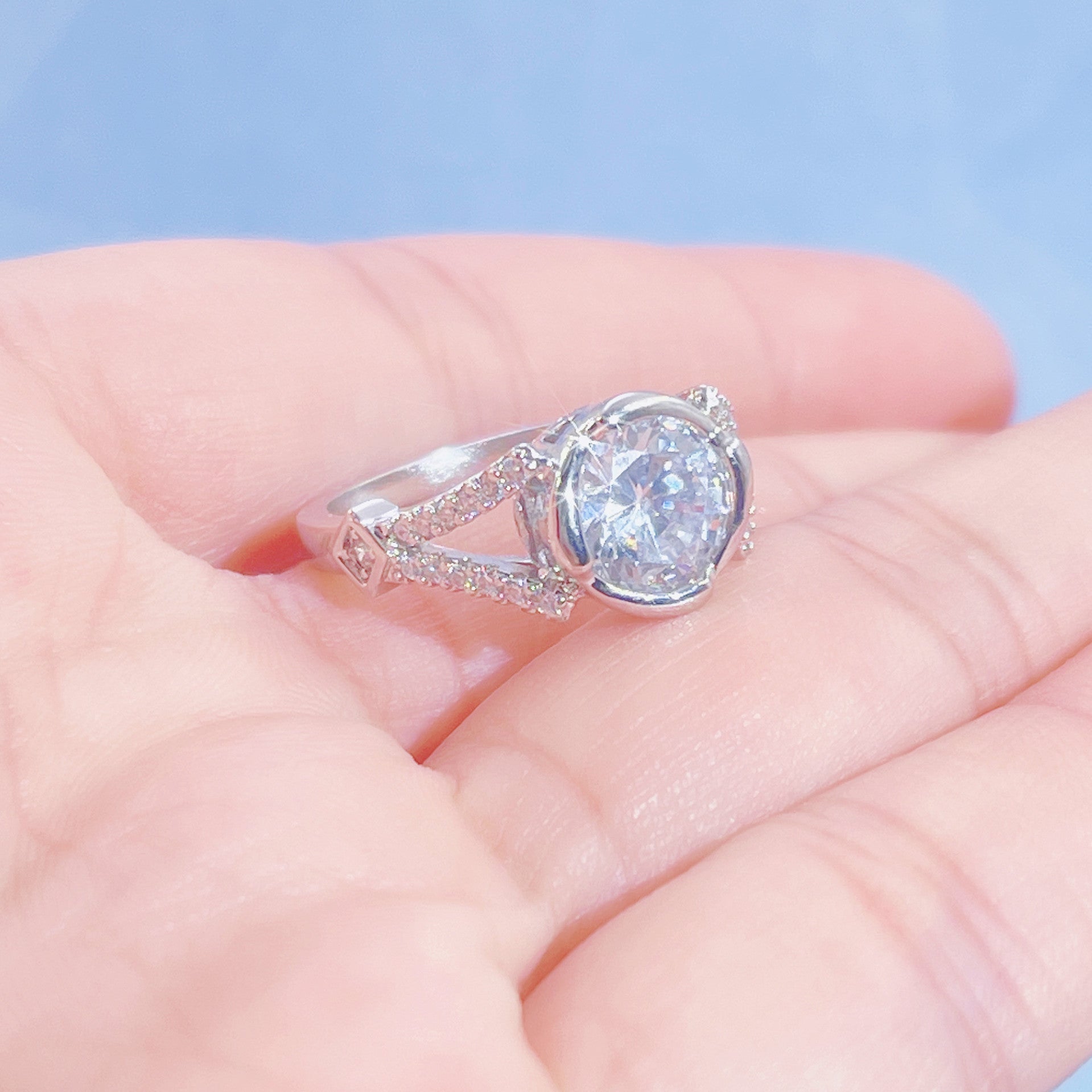 Round Arm Full Diamond Inlaid Zircon Ring - Ormond Beach Boutique