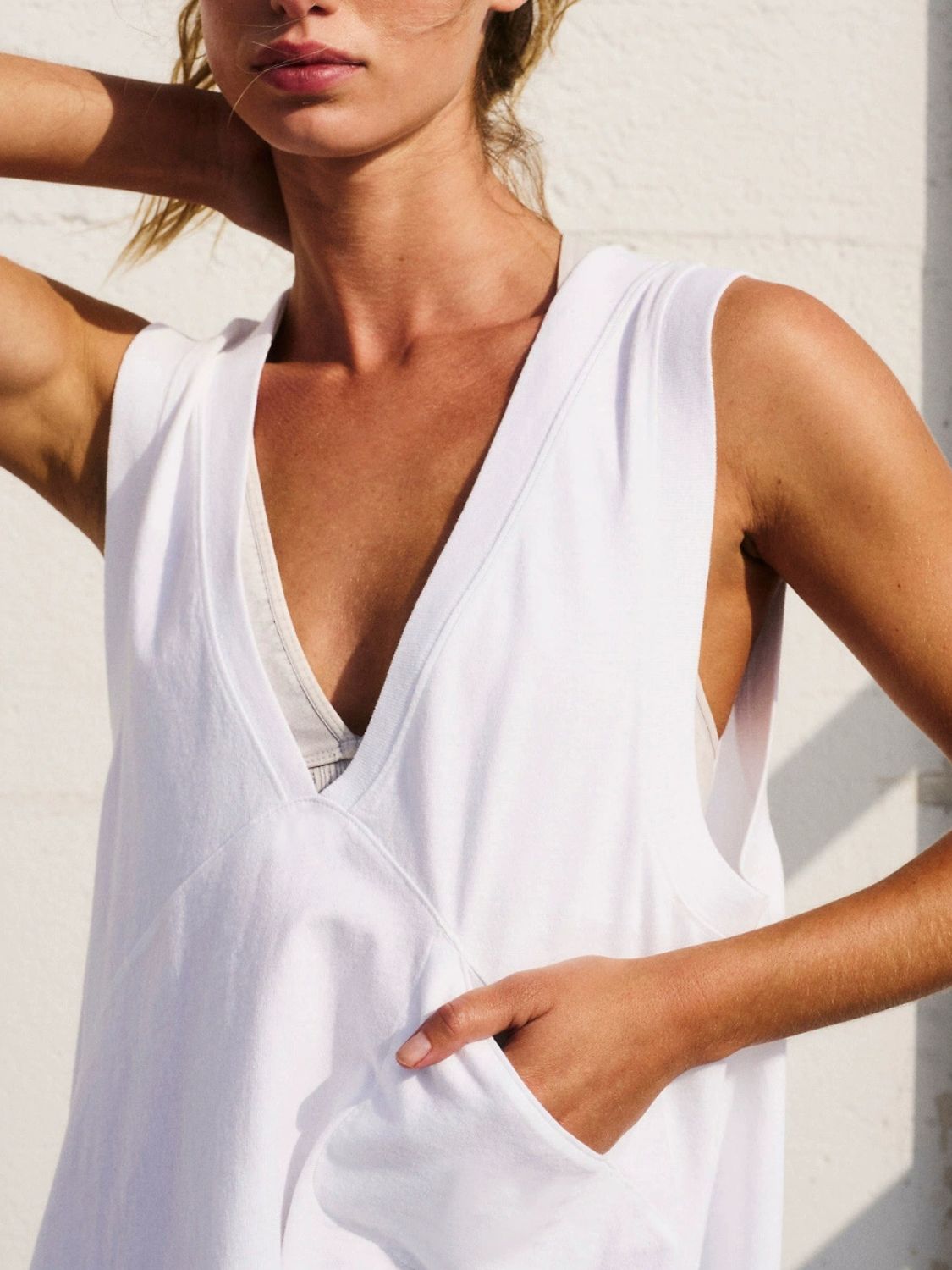 Side Slit V - Neck Tank - Ormond Beach BoutiqueTrendsiOrmond Beach Boutiquebf0657b7 - ad85 - 4901 - bef5 - f4eb7e667d12 - Max100100278192517100100278192517WhiteS